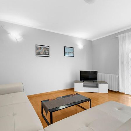 Villa Hope - Apartments With Shared Pool Пореч Номер фото